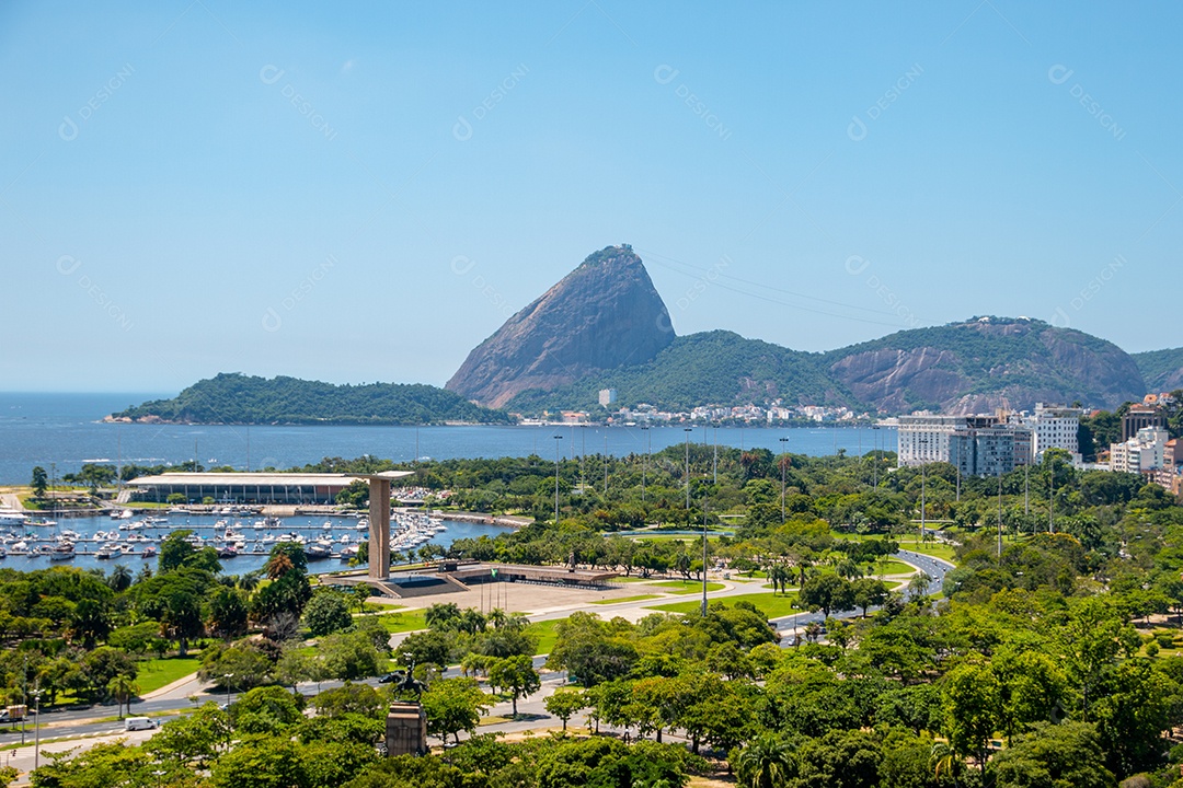 vista do aterro flamengo, pão de açúcar e baía de guanabara no Rio de Janeiro no Brasil.