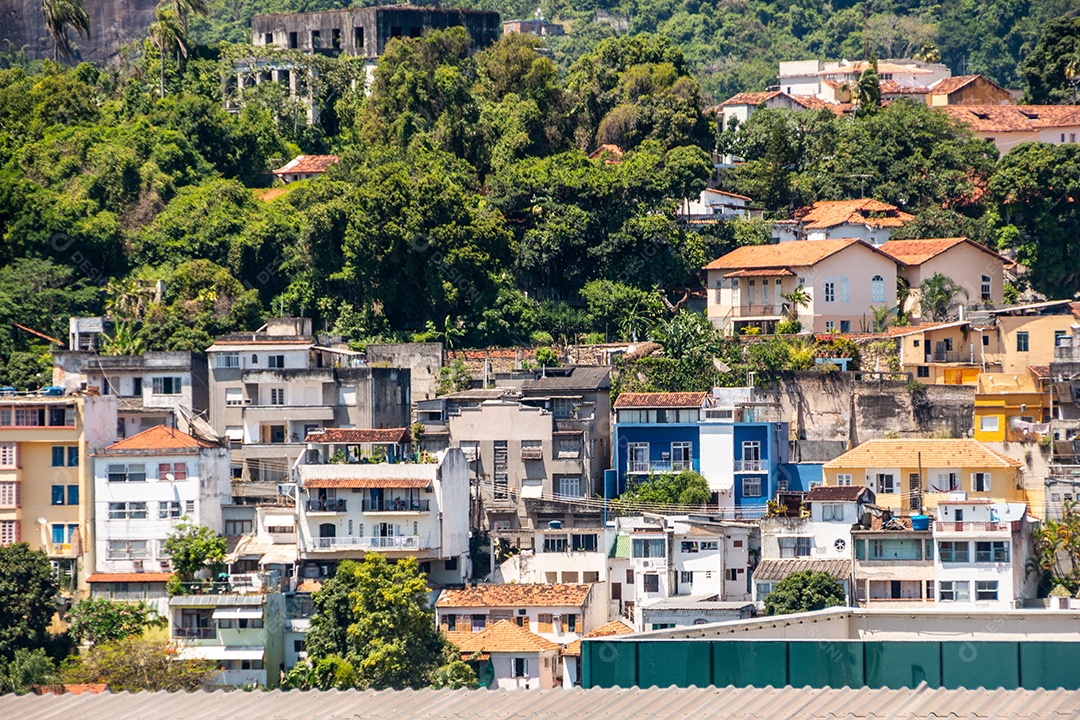 vista de casas no bairro de santa teresa no rio de janeiro brasil.