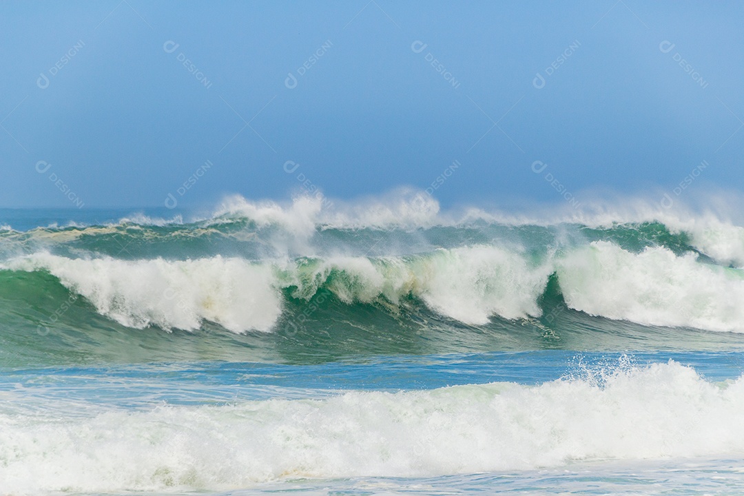ondas na praia do leblon no Rio de Janeiro Brasil.