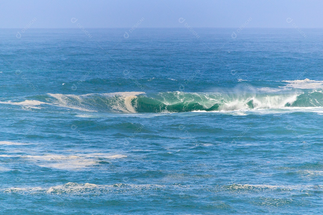 ondas na praia do leblon no Rio de Janeiro Brasil.