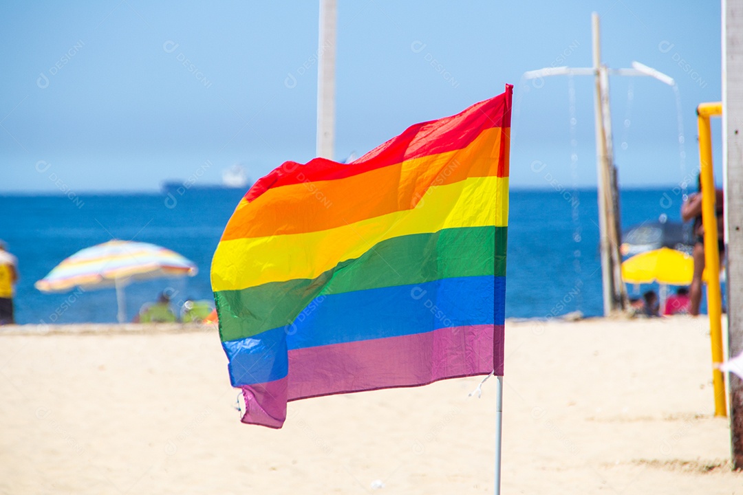 bandeira arco-íris usada pelo público LGBT na praia de Copacabana no Rio de Janeiro Brasil.
