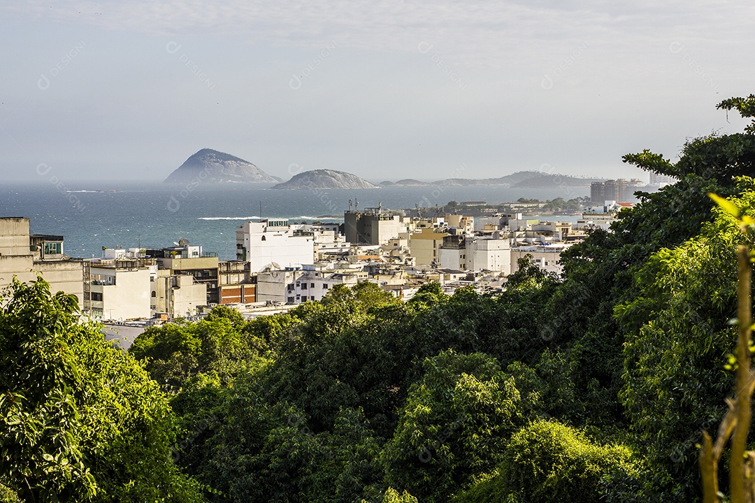 Bairro de Copacabana visto do alto da Ladeira do Leme no Rio de Janeiro Brasil.