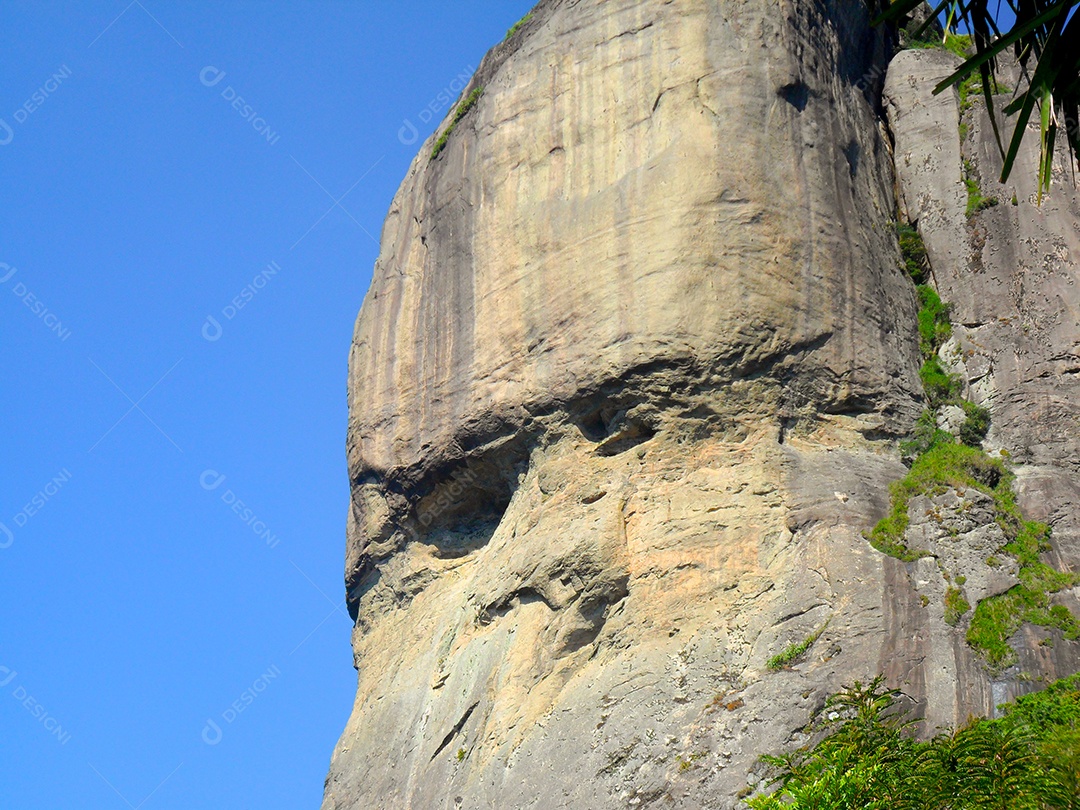vista da Pedra da Gávea no rio de janeiro brasil.