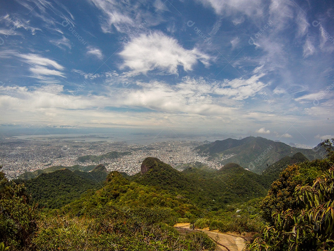 Vista do pico da Tijuca (Pico da Tijuca) no Parque Nacional da Tijuca no Rio de Janeiro Brasil.