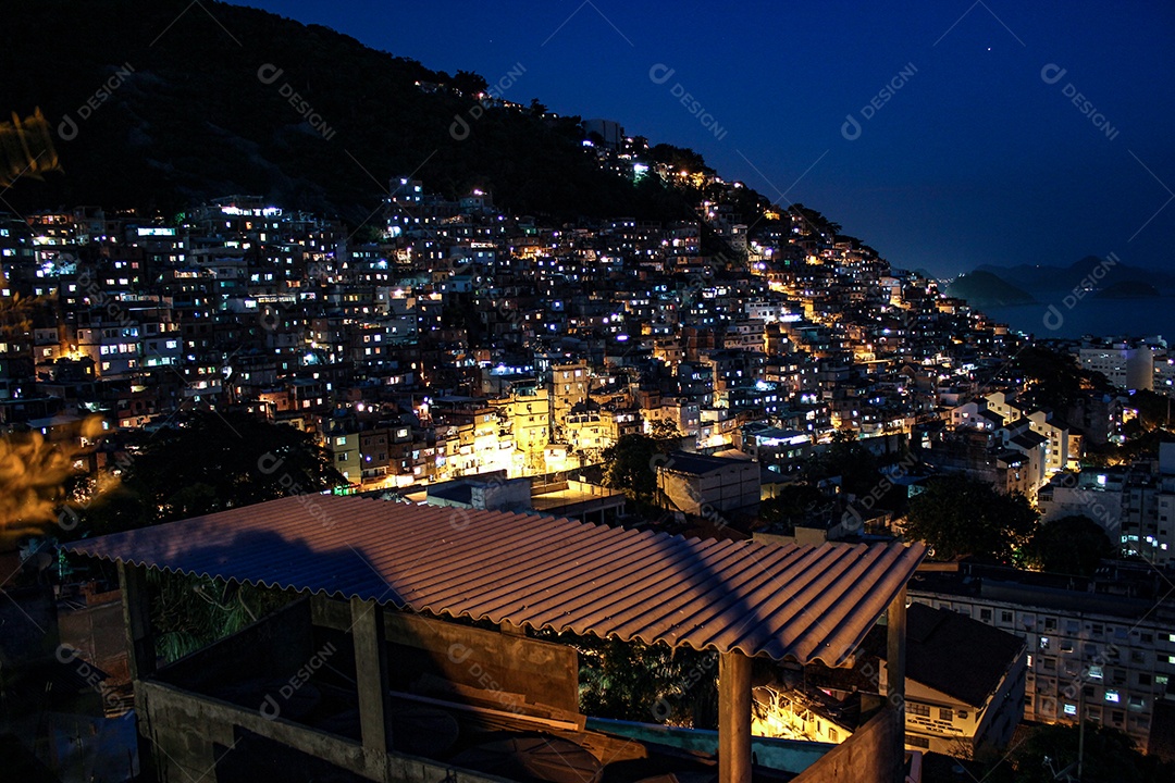 Favela quebrada noite rio de janeiro brasil