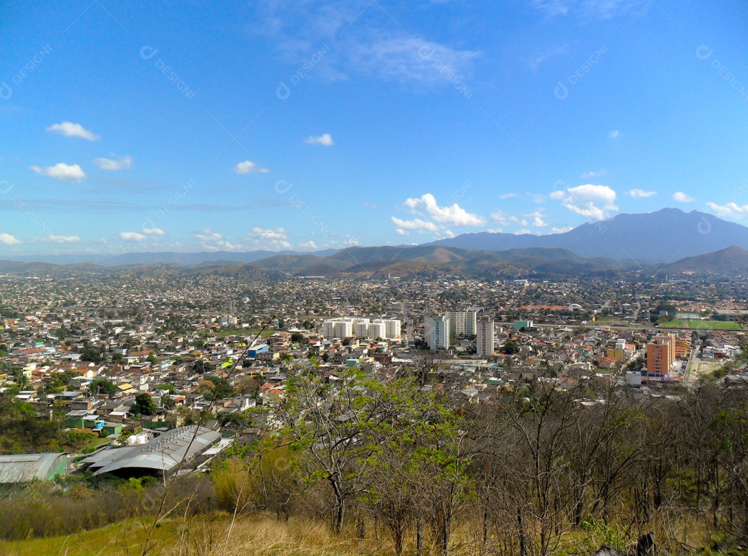 subida do vulcão sierra em novo iguaçu (Nova Iguaçu) no rio de janeiro, brasil.