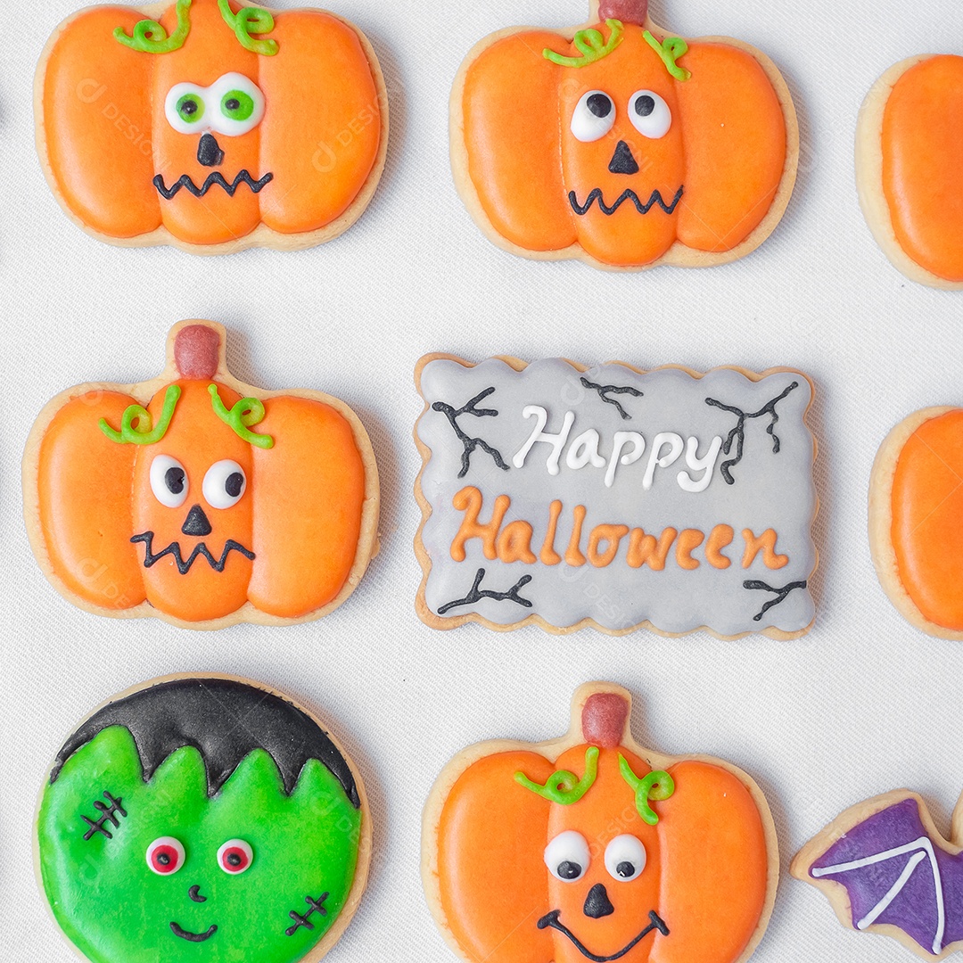 Biscoitos engraçados de Halloween em fundo branco. Truque ou Ameaça, Feliz Dia das Bruxas, Olá outubro, outono outono, festivo, festa e conceito de férias