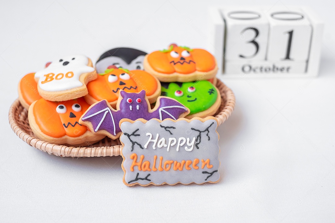 Cookies engraçados de Halloween com calendário de 31 de outubro em fundo branco. Truque ou Ameaça, Feliz Dia das Bruxas, Olá outubro, outono outono, festivo, festa e conceito de férias