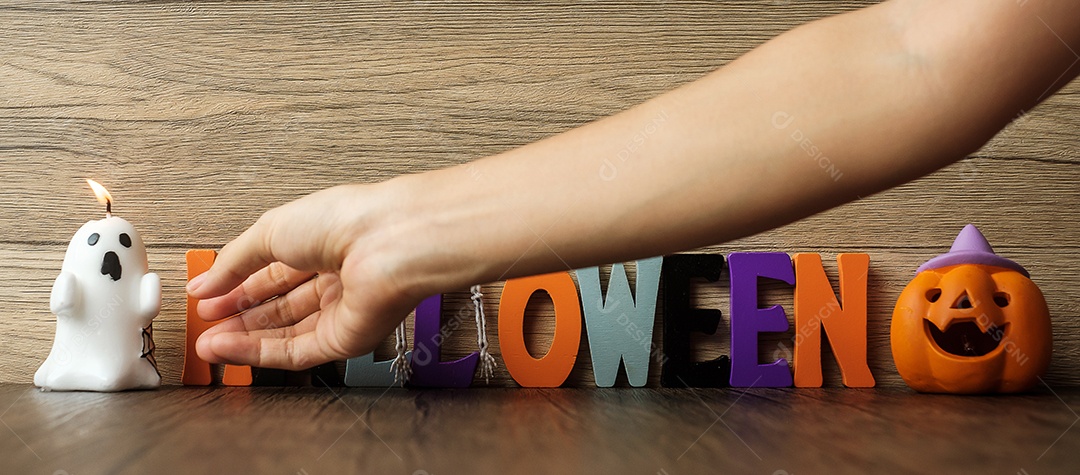 Feliz dia de Halloween com fantasma, abóbora, tigela e decorativo. Truque ou Ameaça, Olá outubro, outono outono, festivo, festa e conceito de férias