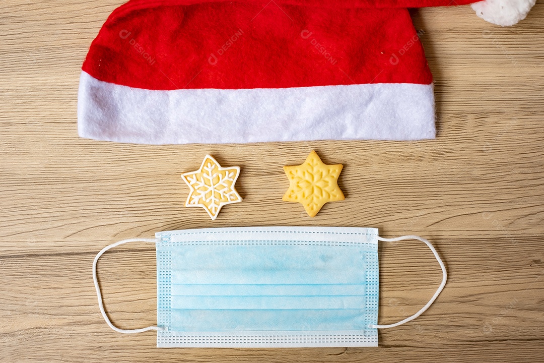 Feliz Natal com biscoitos caseiros, chapéu de Papai Noel.