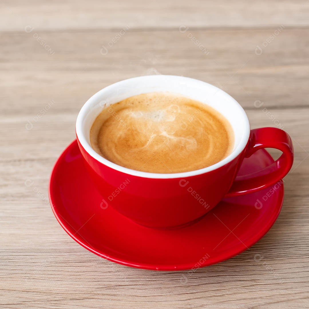 Café expresso quente na mesa, xícara de café vermelha no café ou em casa. Vista superior com espaço de cópia em branco para o seu texto.