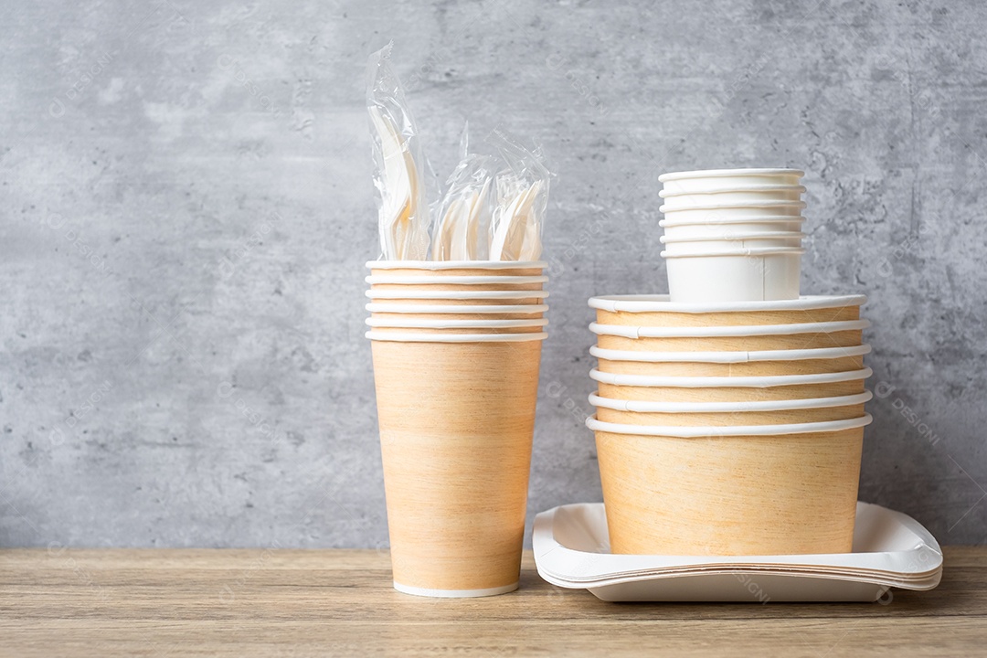 Embalagens de alimentos ecologicamente corretas no fundo da mesa.