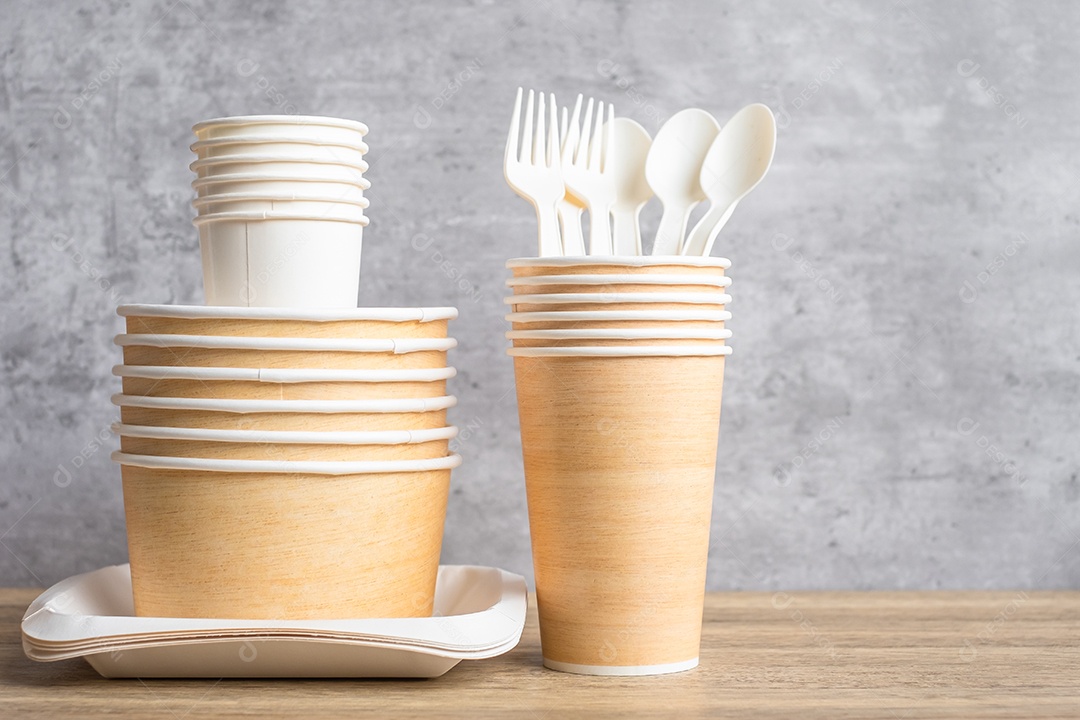 Embalagens de alimentos ecologicamente corretas no fundo da mesa.