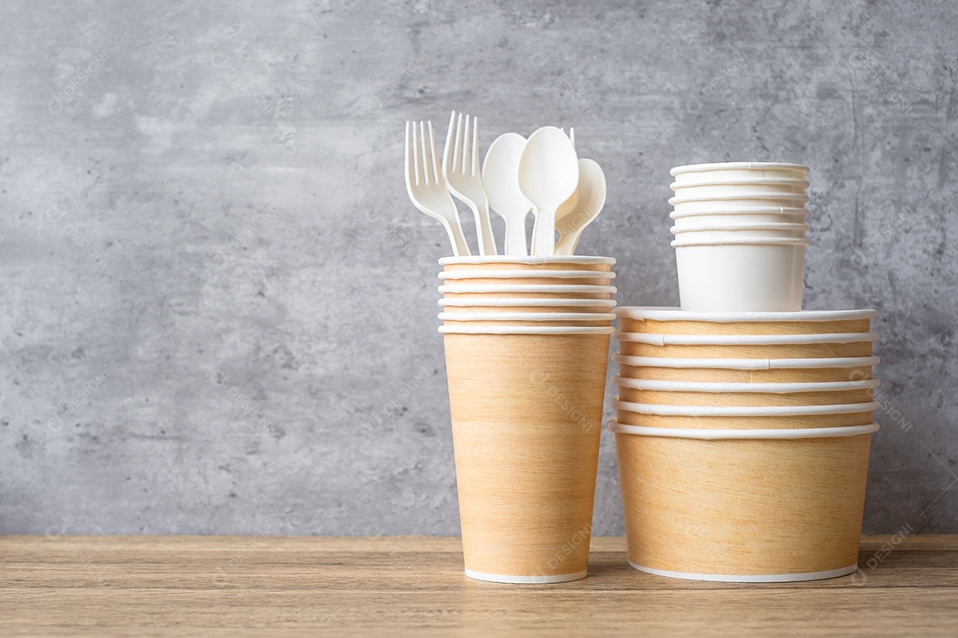 Embalagens de alimentos ecologicamente corretas no fundo da mesa.