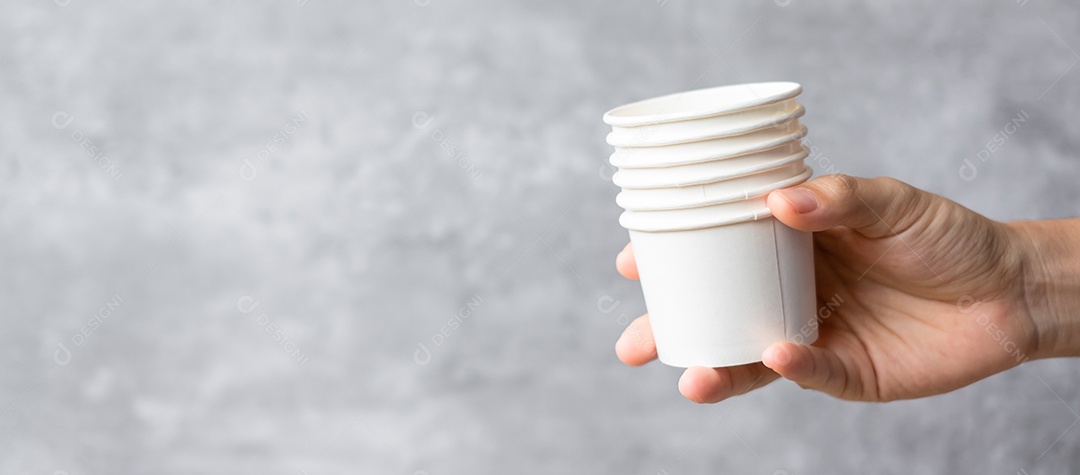 Embalagem de alimentos ecologicamente correta ou xícara de café para viagem.