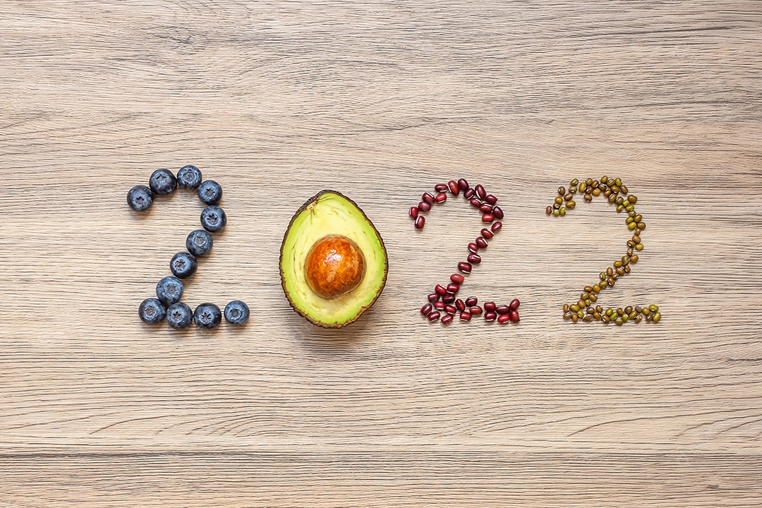 2022 Feliz Ano Novo e Novo Você com frutas e vegetais; Abacate.