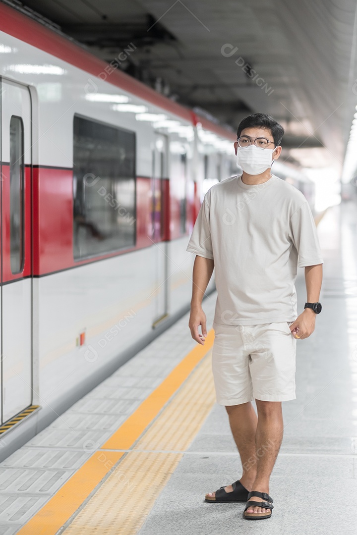 homem vestindo máscara protetora prevenção coronavírus