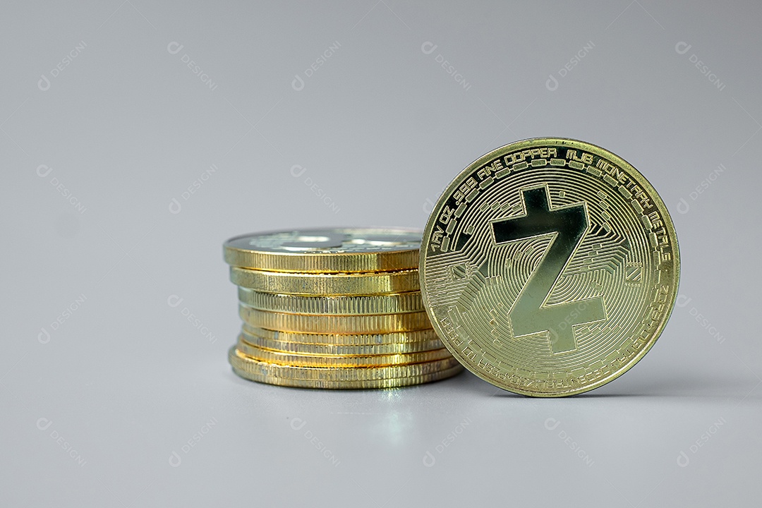 pilha de moedas de criptomoeda dourada ZCASH (ZEC), Crypto is Digital