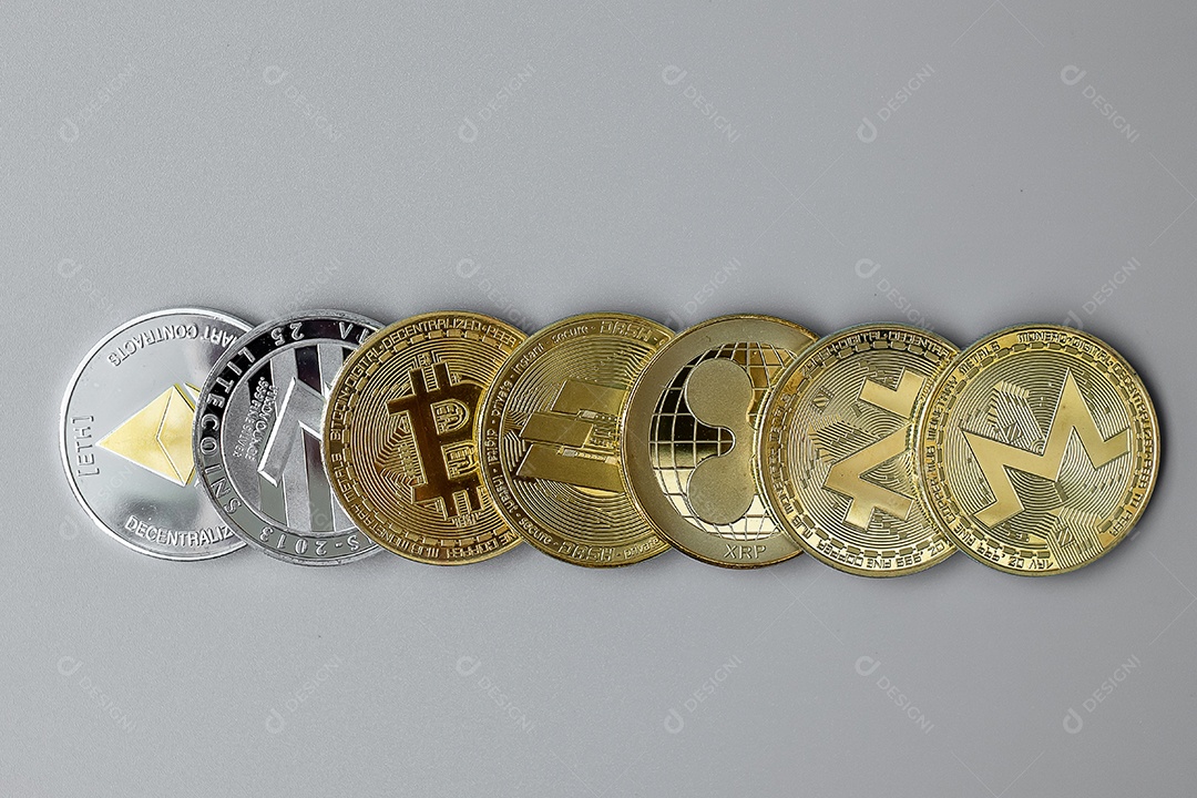 criptomoeda dourada e prata, Bitcoin, Ethereum, Litecoin