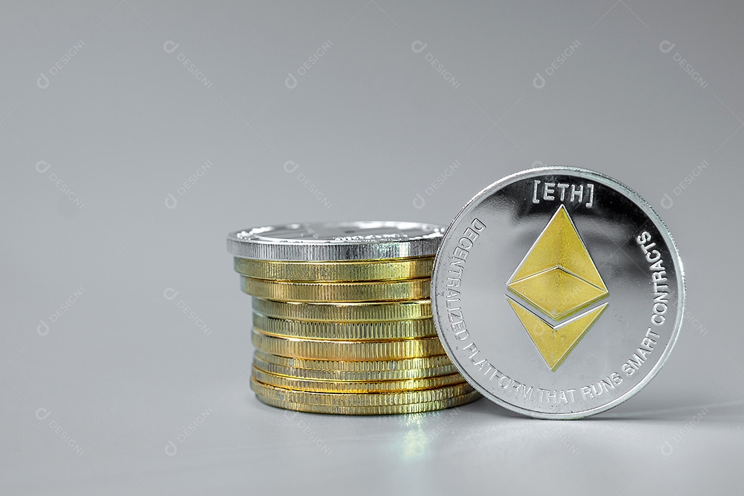 Pilha de moedas criptográficas Silver Ethereum (ETH), Crypto is Digital