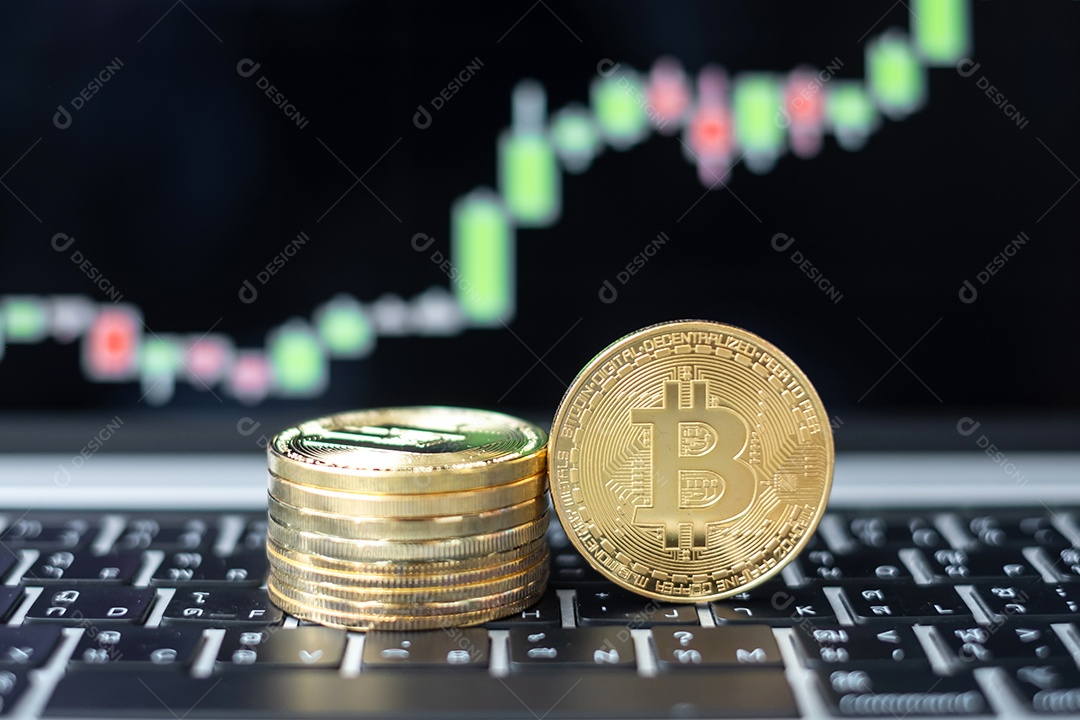 moeda de criptomoeda Bitcoin dourada com fundo de gráfico de vela