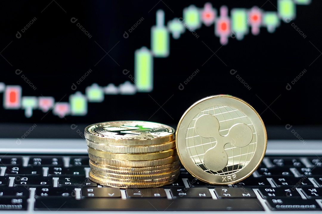 Moeda de criptomoeda Golden Ripple (XRP) com fundo de gráfico de vela, Crypto é dinheiro digital dentro da rede blockchain, está usando tecnologia e troca de internet online.
