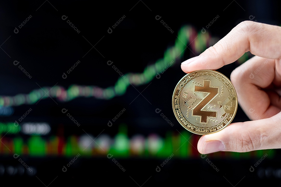 Moeda de criptomoeda Golden  (ZEC) com fundo de gráfico de vela, é dinheiro digital dentro da rede, está usando tecnologia e troca de internet online.
