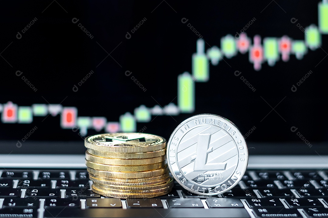 Moeda de criptomoeda Silver com fundo de gráfico de vela, é dinheiro digital dentro da rede, está usando tecnologia e troca de internet online.