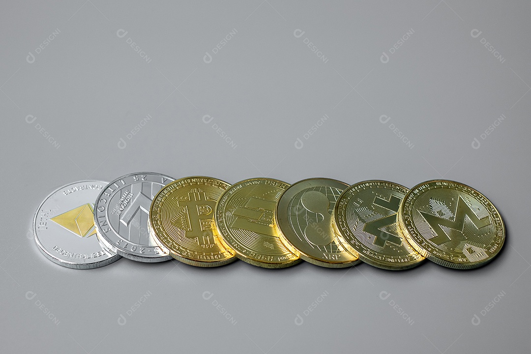 Moedas de ouro e prata, Bitcoin, é dinheiro digital dentro da rede.