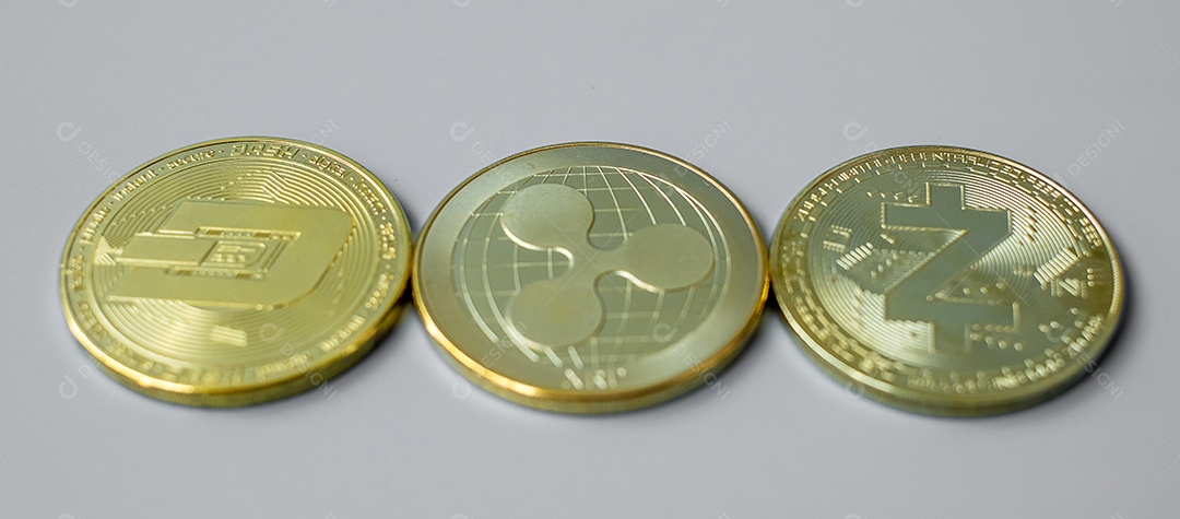 Moedas douradas de Criptomoeda, é dinheiro digital dentro da rede.