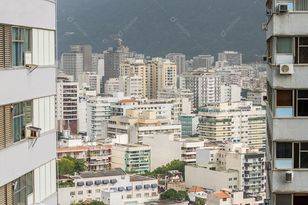 vista de prédios no bairro de Botafogo no Rio de Janeiro.