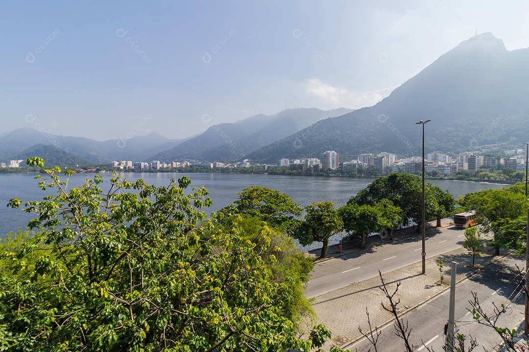 vista da Lagoa Rodrigo de Freitas no Rio de Janeiro, Brasil.