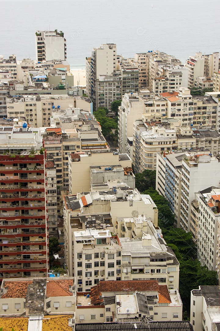 vista aérea do bairro de copacabana no Rio de Janeiro, Brasil.