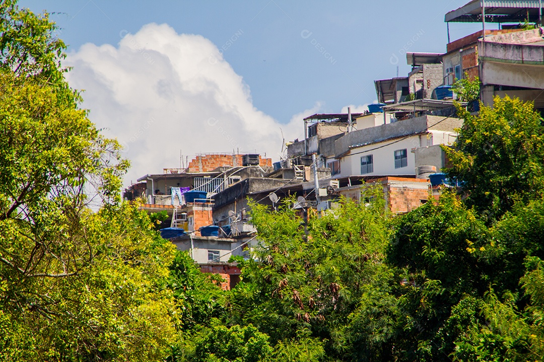 morro da manga visto do bairro de são cristovao no rio de janeiro, brasil.