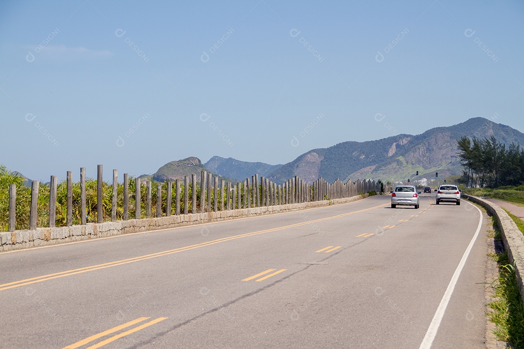vista da praia da Barra da Tijuca, no Rio de Janeiro, Brasil.