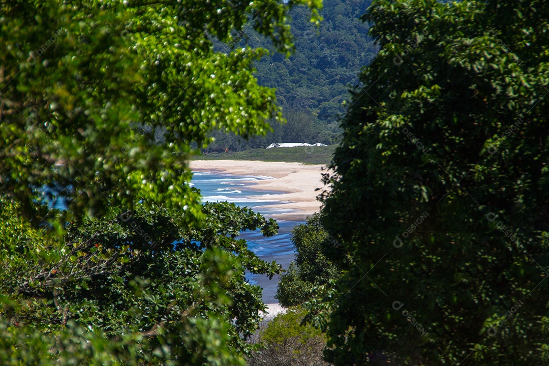 praia de grumari na zona oeste do rio de janeiro brasil.