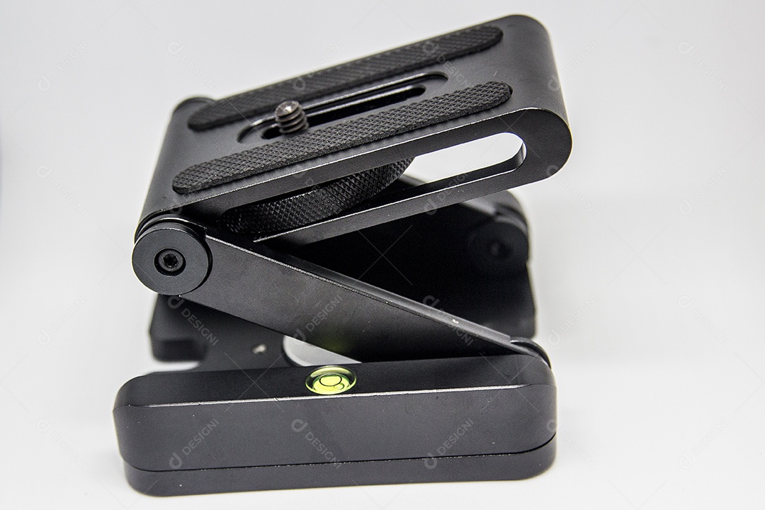 Cabeça de tripé em forma de Z em um fundo branco.