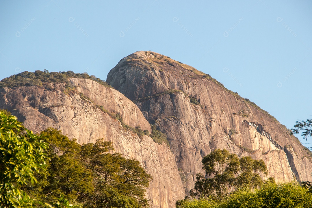 Two Hill Brother de um ângulo diferente, visto do bairro da Gávea no Rio de Janeiro Brasil.