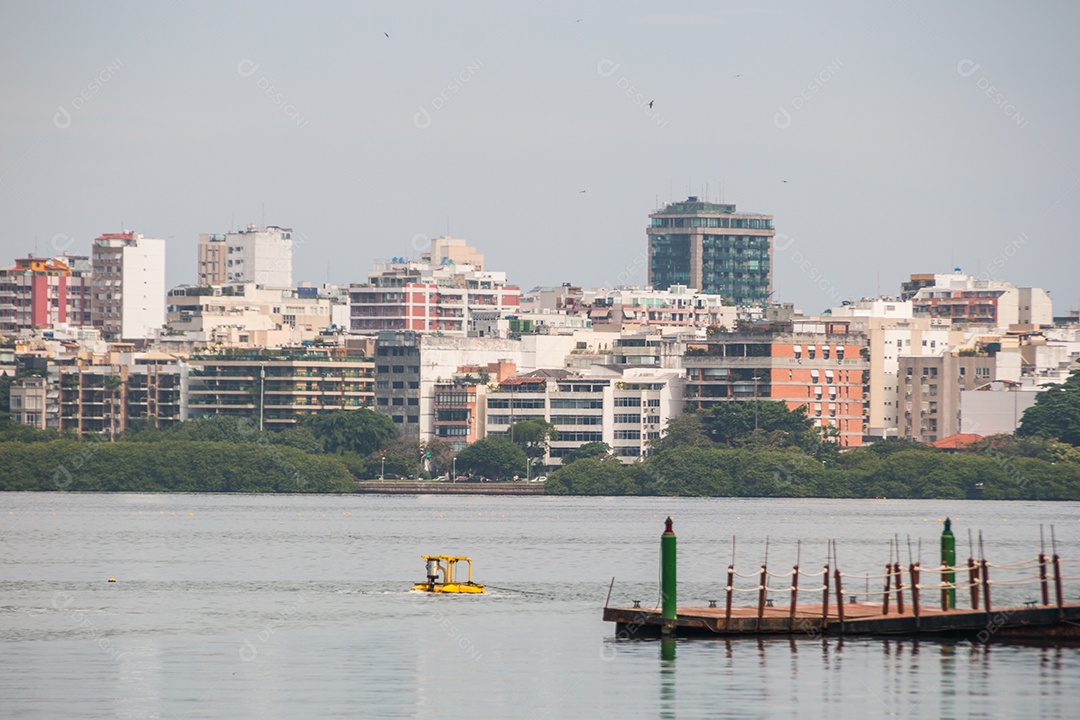 vista da lagoa rodrigo de freitas no Rio de Janeiro Brasil.