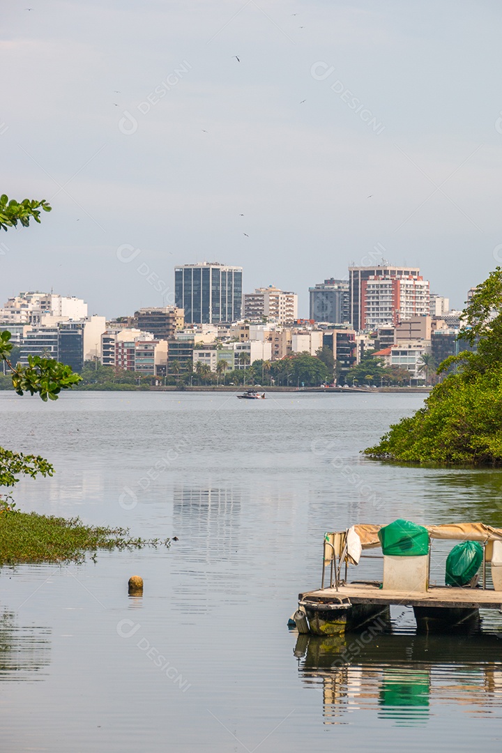 vista da lagoa rodrigo de freitas no Rio de Janeiro Brasil.