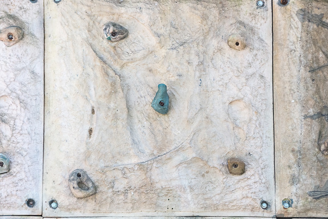 detalhes de uma parede de escalada ao ar livre no Rio de Janeiro Brasil.