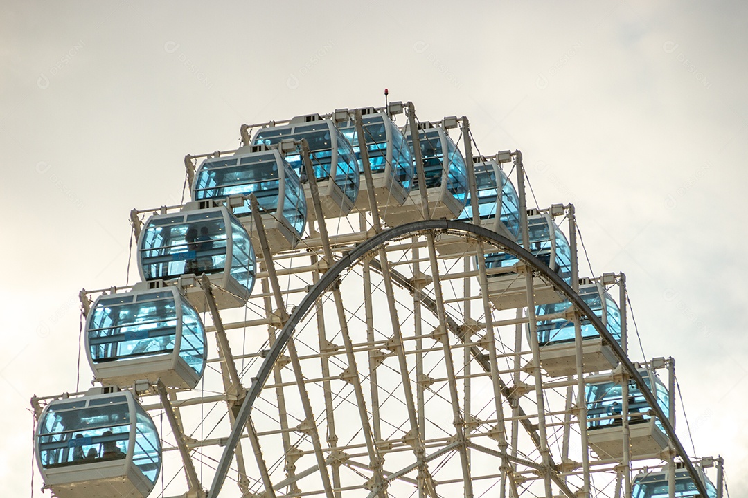 roda gigante conhecida como Rio Star, a maior roda gigante da América Latina localizada no Rio de Janeiro, Brasil.