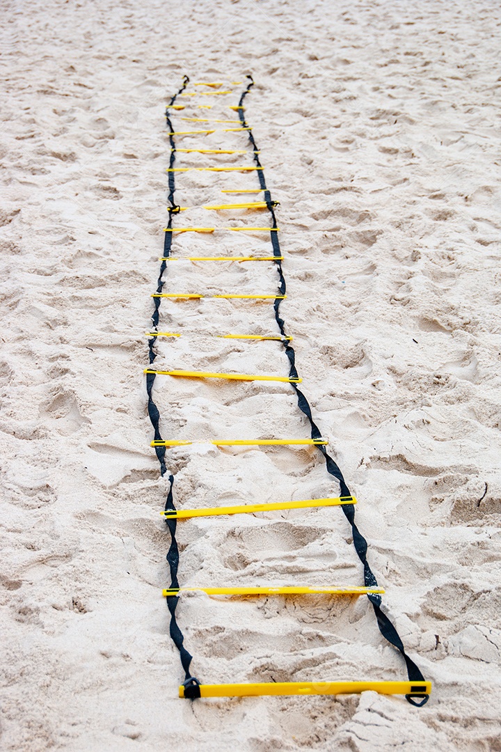 escada de exercício funcional na areia da praia do Rio de Janeiro