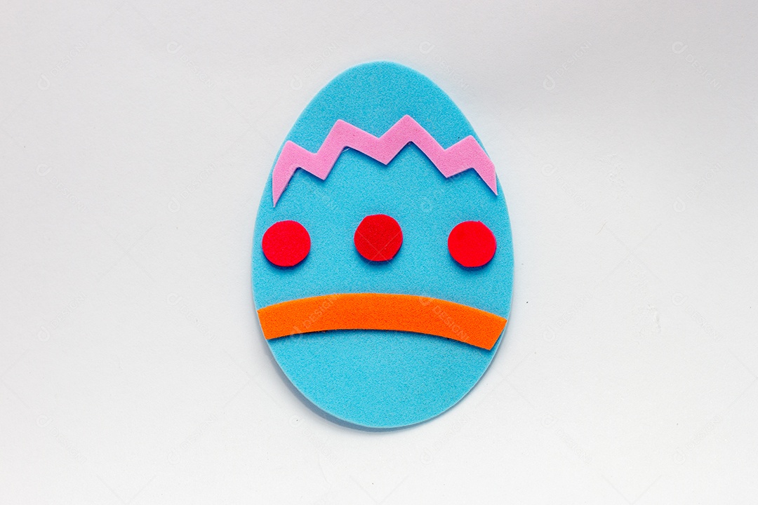 Ovo de espuma azul, usado para decoração de Páscoa no Rio de Janeiro.