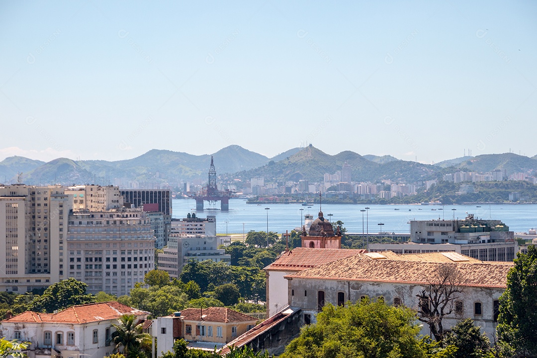 centro do Rio de Janeiro, visto do alto do bairro de Santa Teresa no Brasil.