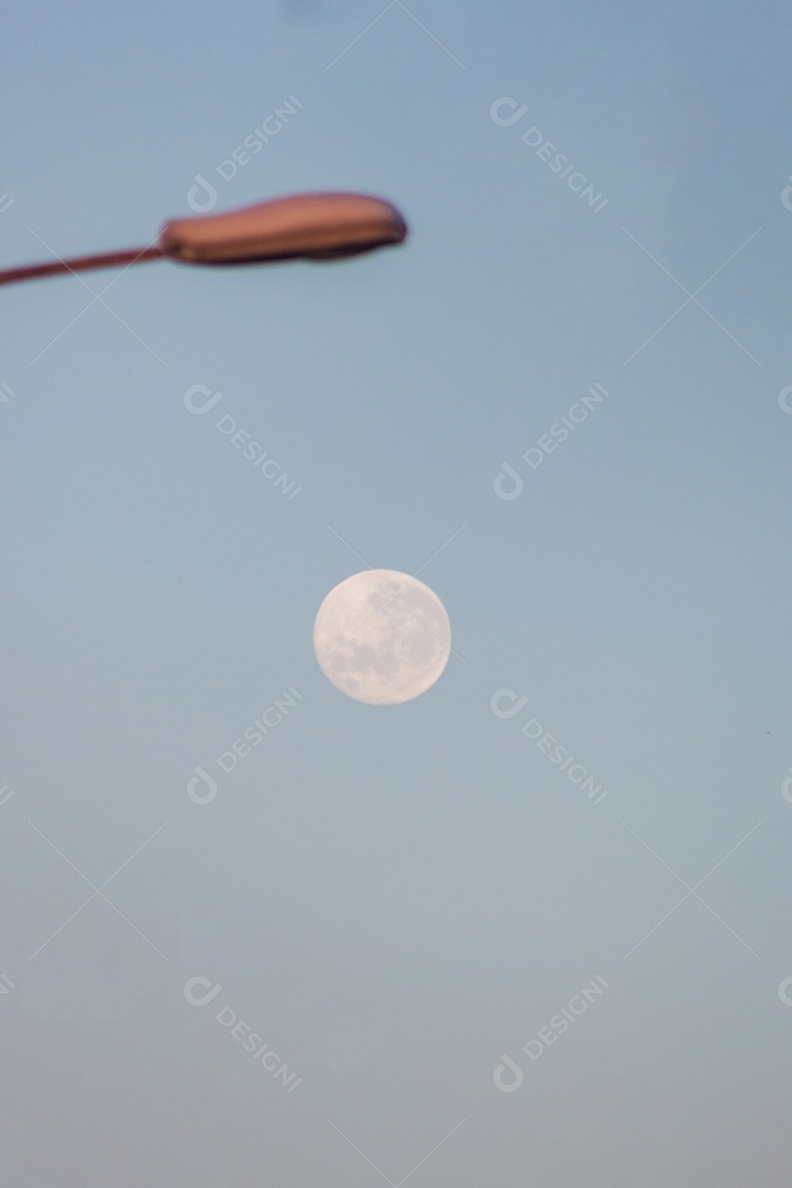 lua cheia no Rio de Janeiro, Brasil.