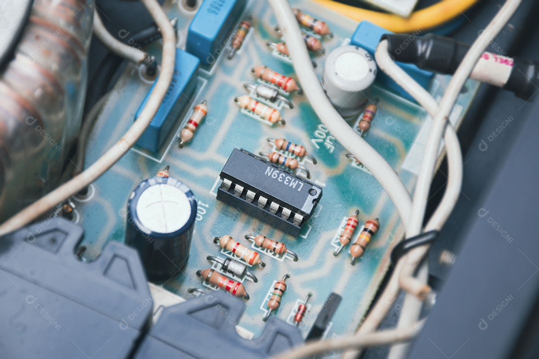 Circuito integrado (IC) e componente eletrônico