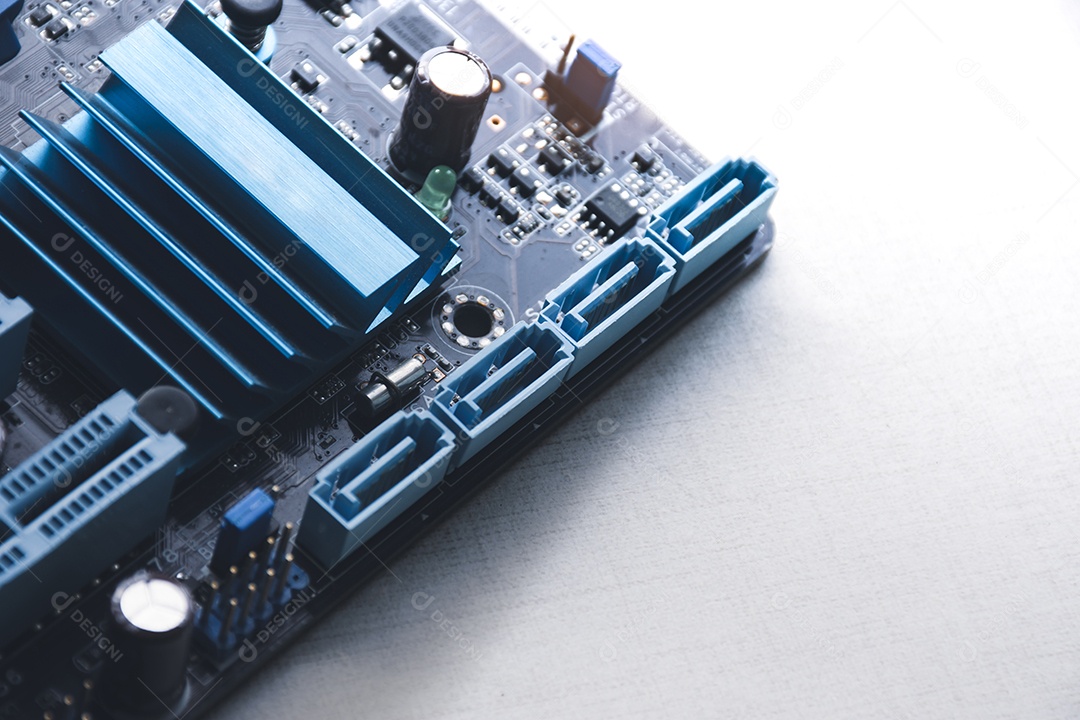 Portas e componentes do conector SATA na placa-mãe do computador