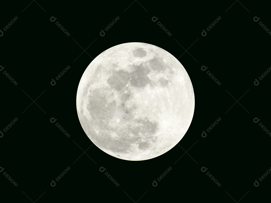 A lua cheia no fundo preto com traçado de recorte