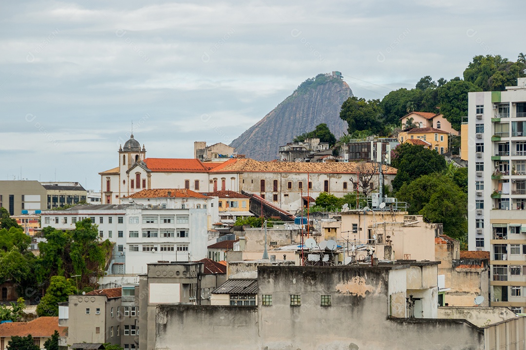 bairro de santa teresa visto do centro do rio de janeiro.